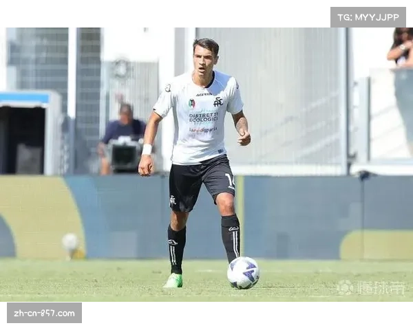 尤文图斯后防线漏洞百出 球员心态急躁导致战术崩盘